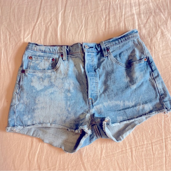 Levi’s jive nebula 501 high rise shorts. - Picture 3 of 9